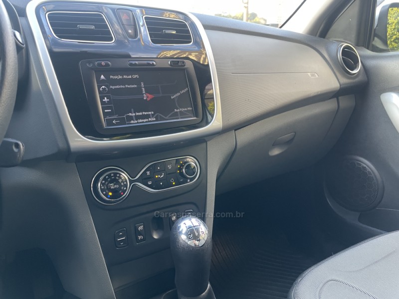 LOGAN 1.6 DYNAMIQUE 8V FLEX 4P MANUAL - 2015 - CAXIAS DO SUL