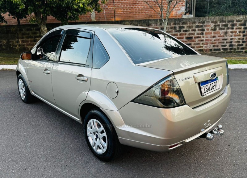 FIESTA 1.6 ROCAM SE SEDAN 8V FLEX 4P MANUAL - 2012 - FARROUPILHA