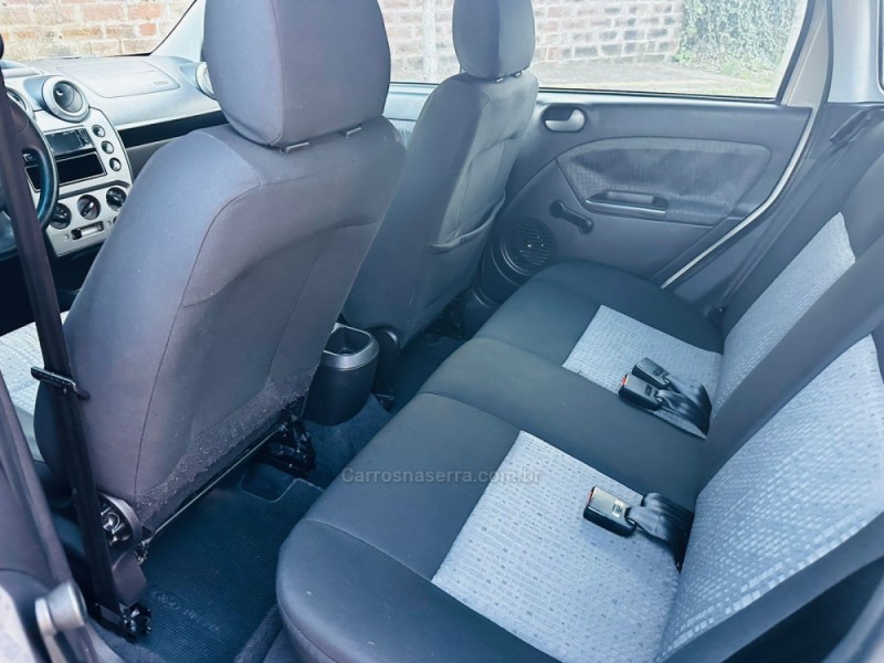 FIESTA 1.6 ROCAM SE SEDAN 8V FLEX 4P MANUAL - 2012 - FARROUPILHA