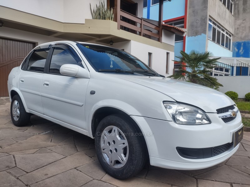 CLASSIC 1.0 MPFI LS 8V GASOLINA 4P MANUAL - 2014 - CAXIAS DO SUL