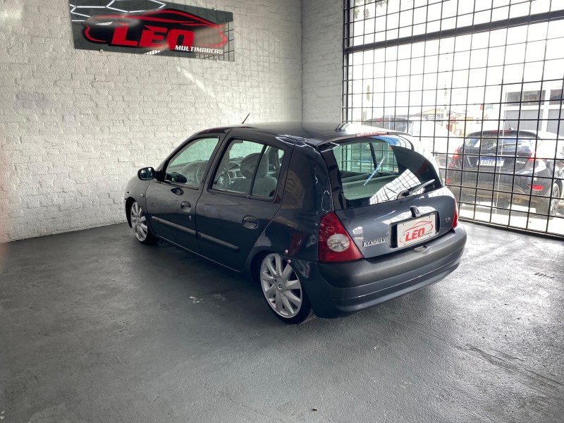 CLIO 1.0 PRIVILÉGE 16V FLEX 4P MANUAL - 2004 - CAXIAS DO SUL