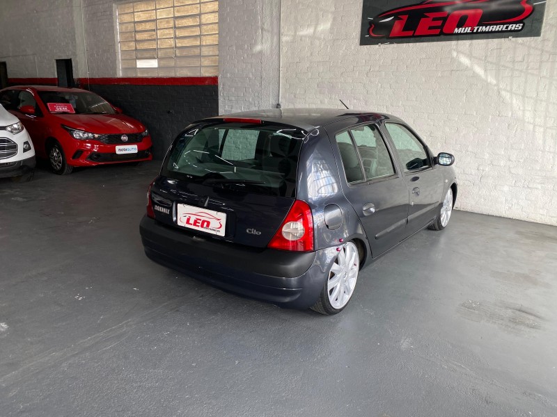 CLIO 1.0 PRIVILÉGE 16V FLEX 4P MANUAL - 2004 - CAXIAS DO SUL