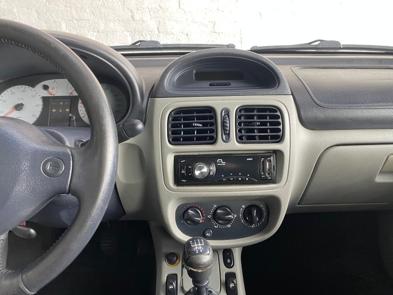 CLIO 1.0 PRIVILÉGE 16V FLEX 4P MANUAL - 2004 - CAXIAS DO SUL