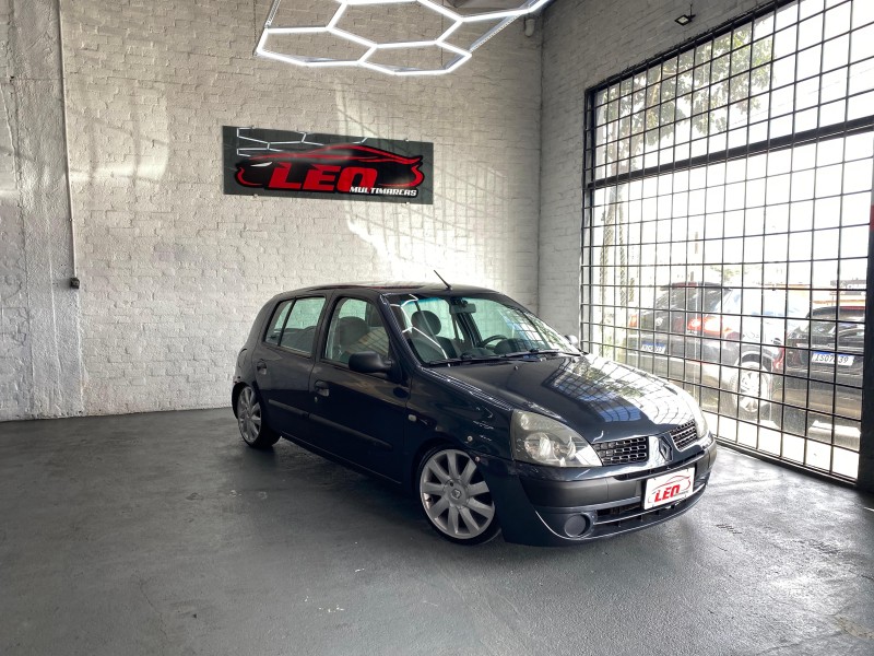 CLIO 1.0 PRIVILÉGE 16V FLEX 4P MANUAL - 2004 - CAXIAS DO SUL