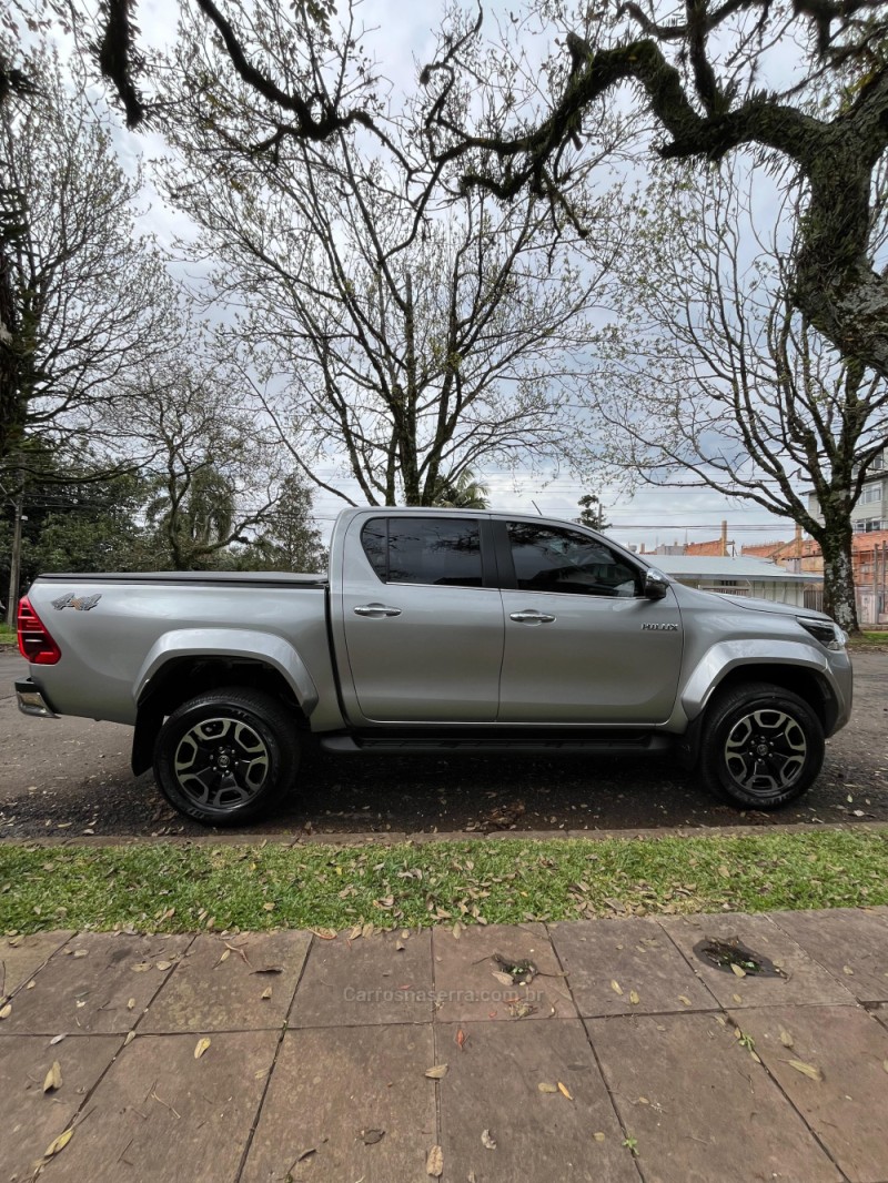 HILUX 2.8 SRX PLUS 4X4 CD TURBO DIESEL 4P AUTOMÁTICO - 2024 - ERECHIM