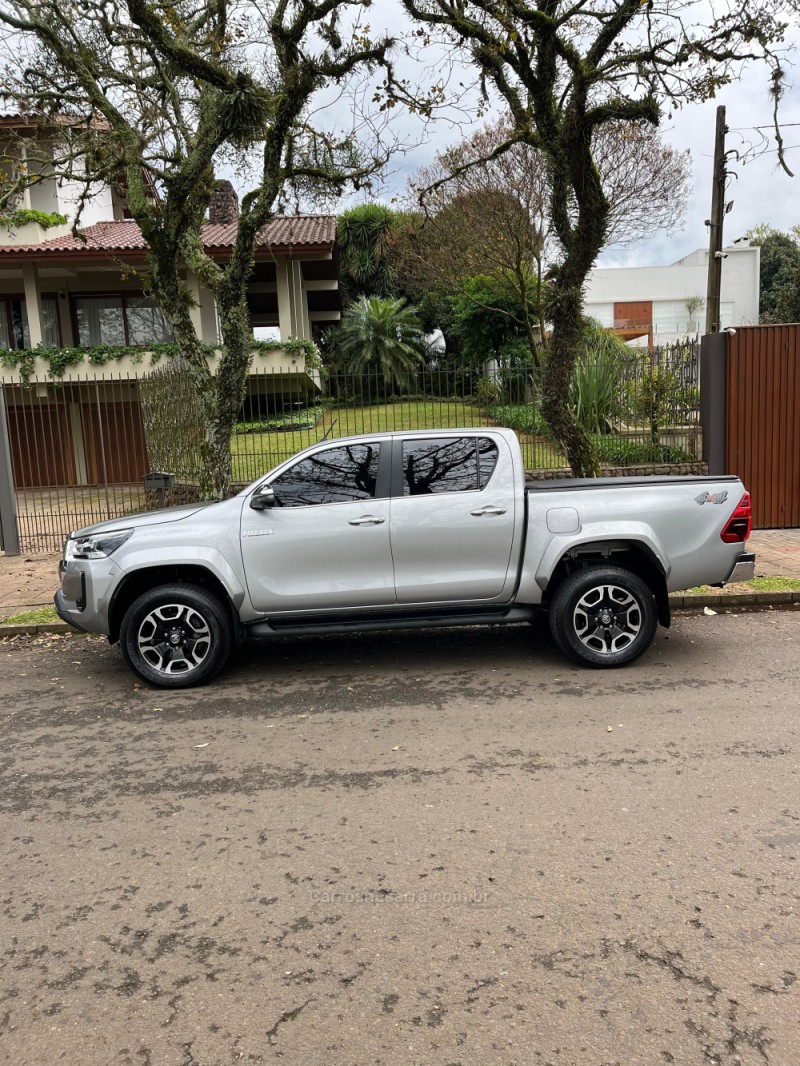 HILUX 2.8 SRX PLUS 4X4 CD TURBO DIESEL 4P AUTOMÁTICO - 2024 - ERECHIM