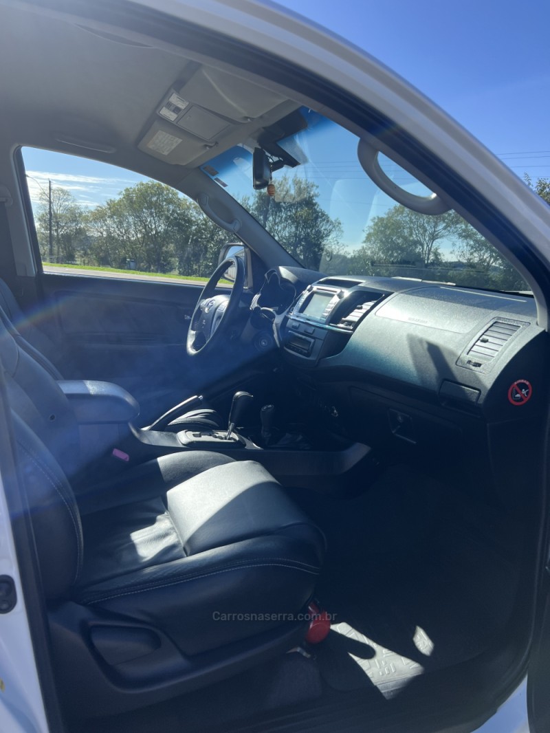 HILUX SW4 3.0 SRV 4X4 7 LUGARES 16V TURBO INTERCOOLER DIESEL 4P AUTOMÁTICO - 2015 - ANTôNIO PRADO