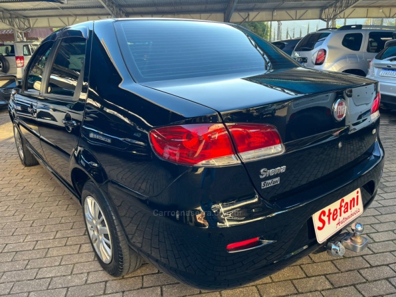 SIENA 1.0 MPI EL CELEBRATION 8V FLEX 4P MANUAL - 2011 - FELIZ