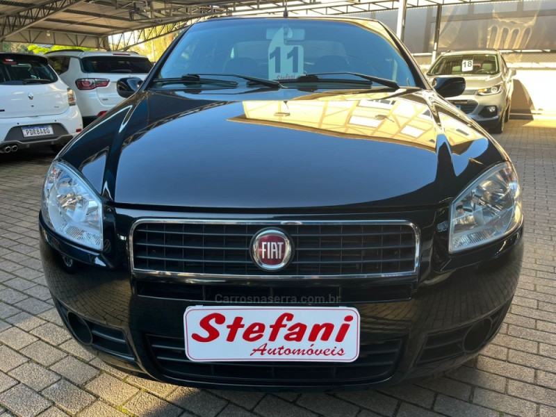 SIENA 1.0 MPI EL CELEBRATION 8V FLEX 4P MANUAL - 2011 - FELIZ