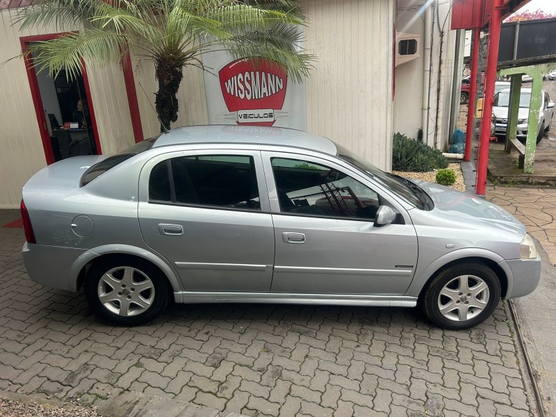 ASTRA 2.0 MPFI ADVANTAGE 8V FLEX 4P MANUAL - 2007 - TRêS COROAS