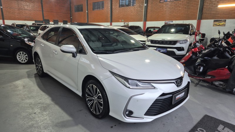 COROLLA 2.0 ALTIS PREMIUM 16V FLEX 4P AUTOMÁTICO - 2022 - CAXIAS DO SUL