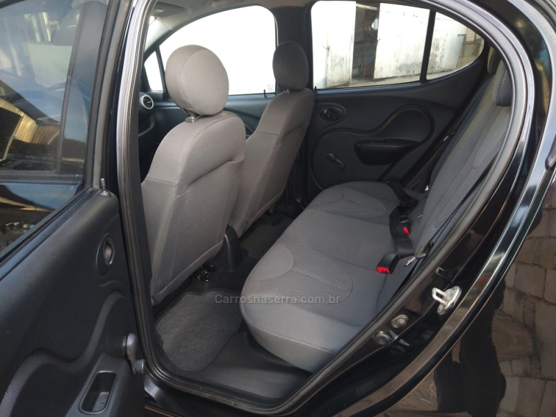 QQ 1.0 MPFI LOOK 12V GASOLINA 4P MANUAL - 2020 - CAXIAS DO SUL