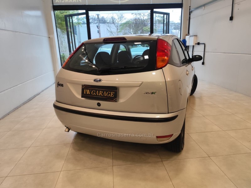 FOCUS 1.6 SE 8V FLEX 4P MANUAL - 2009 - BENTO GONçALVES
