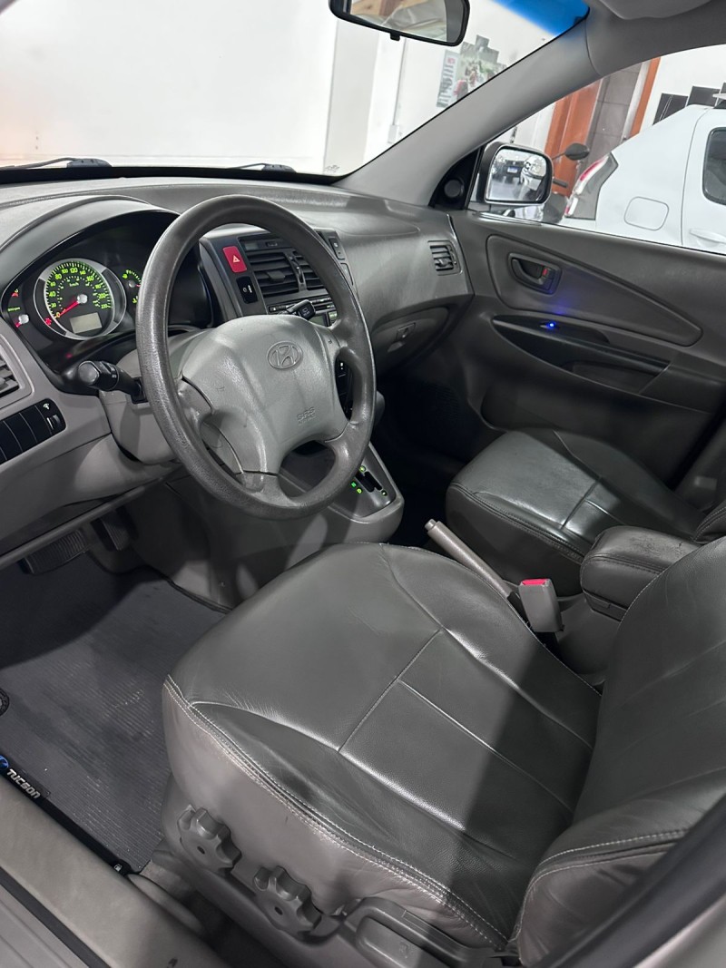 TUCSON 2.0 MPFI GLS 16V 143CV 2WD GASOLINA 4P AUTOMÁTICO - 2008 - FARROUPILHA