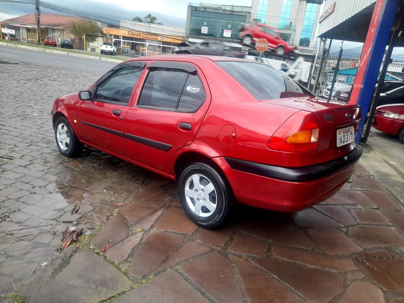 FIESTA 1.0 MPI STREET SEDAN 8V GASOLINA 4P MANUAL - 2002 - CAXIAS DO SUL
