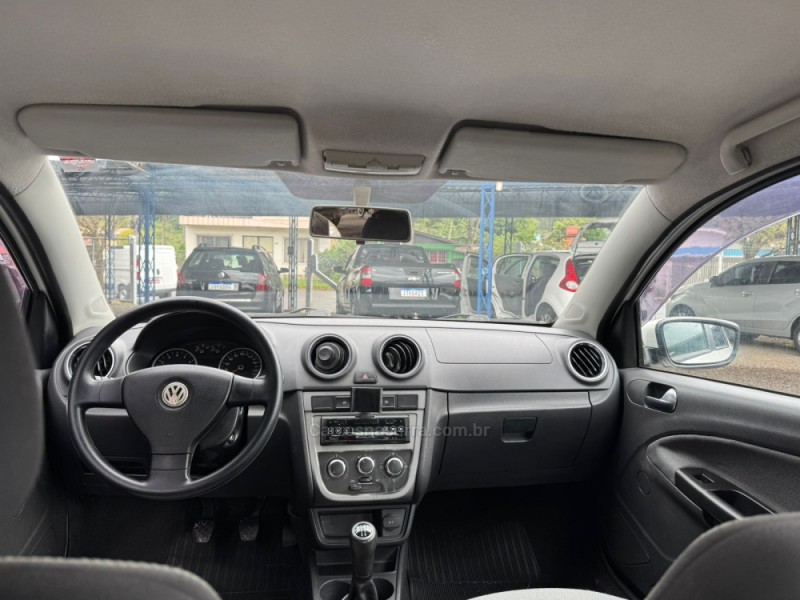 VOYAGE 1.6 MI TREND 8V FLEX 4P MANUAL - 2009 - IGREJINHA