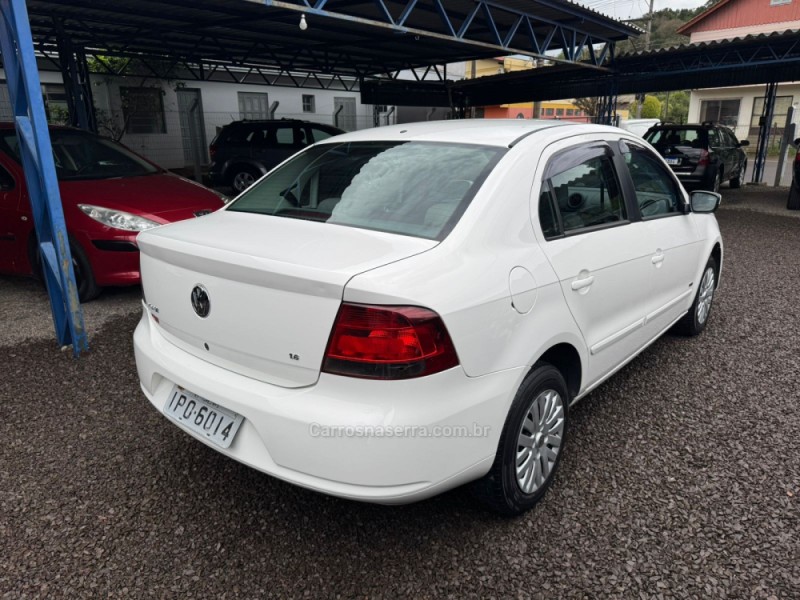 VOYAGE 1.6 MI TREND 8V FLEX 4P MANUAL - 2009 - IGREJINHA