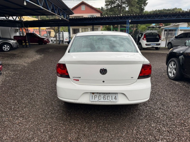VOYAGE 1.6 MI TREND 8V FLEX 4P MANUAL - 2009 - IGREJINHA