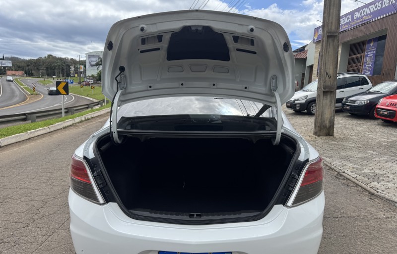 PRISMA 1.4 MPFI LT 8V FLEX 4P MANUAL - 2015 - DOIS IRMãOS