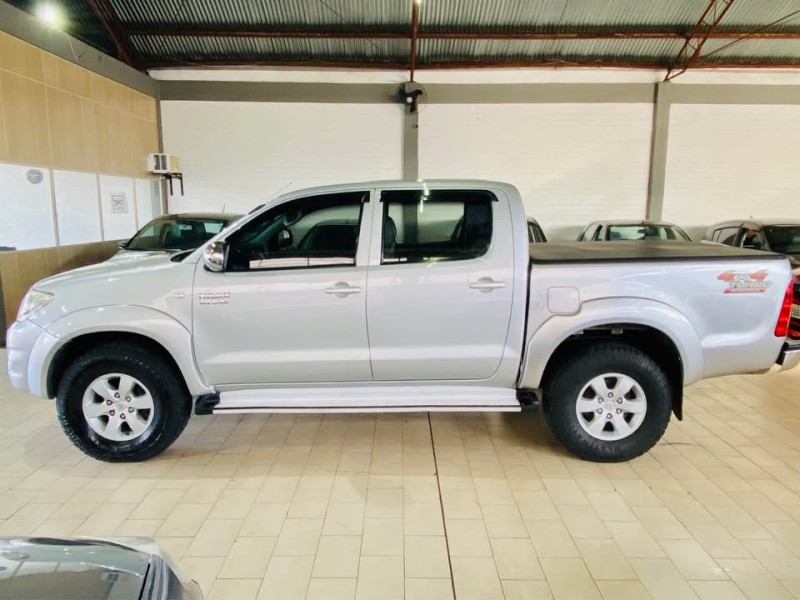 HILUX 3.0 SRV 4X4 CD 16V TURBO INTERCOOLER DIESEL 4P AUTOMÁTICO - 2011 - CAXIAS DO SUL