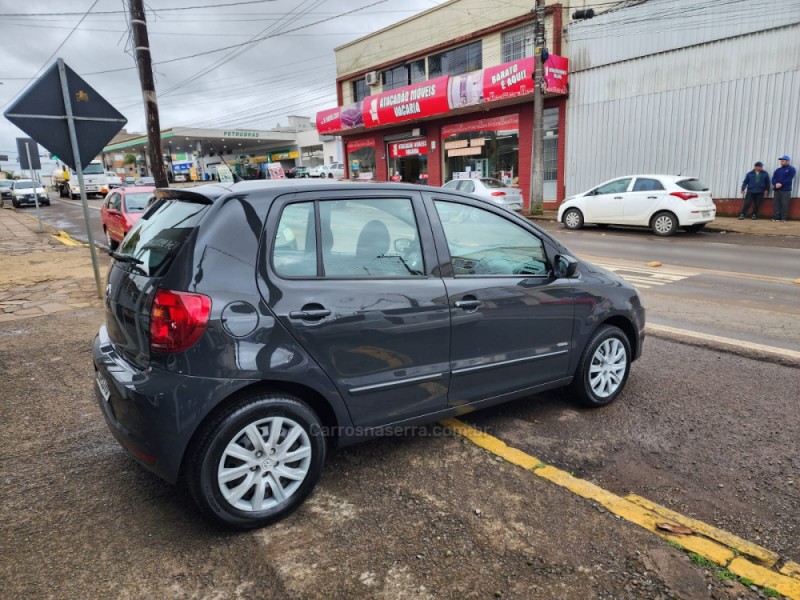 FOX 1.0 ITREND 8V FLEX 4P MANUAL - 2010 - VACARIA