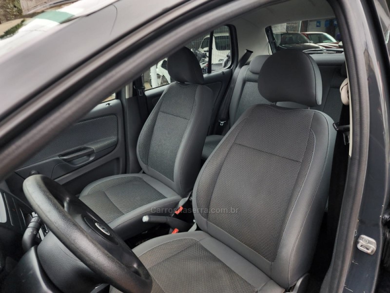 FOX 1.0 ITREND 8V FLEX 4P MANUAL - 2010 - VACARIA