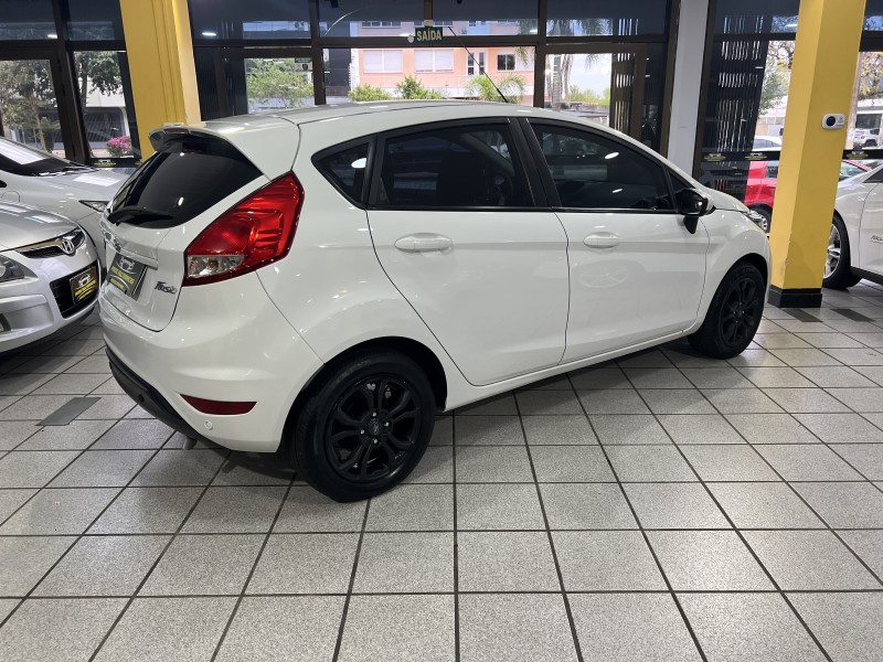 FIESTA 1.6 SE HATCH 16V FLEX 4P MANUAL - 2018 - CAXIAS DO SUL