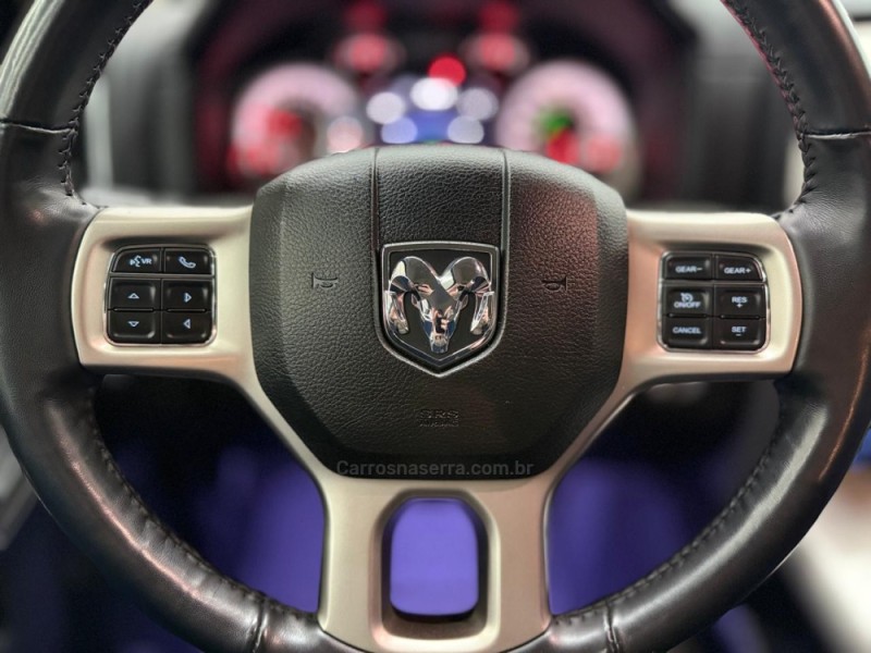CLASSIC 5.7 LARAMIE V8 HEMI 4P GASOLINA AUTOMÁTICA - 2022 - CAXIAS DO SUL