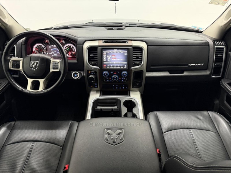 CLASSIC 5.7 LARAMIE V8 HEMI 4P GASOLINA AUTOMÁTICA - 2022 - CAXIAS DO SUL