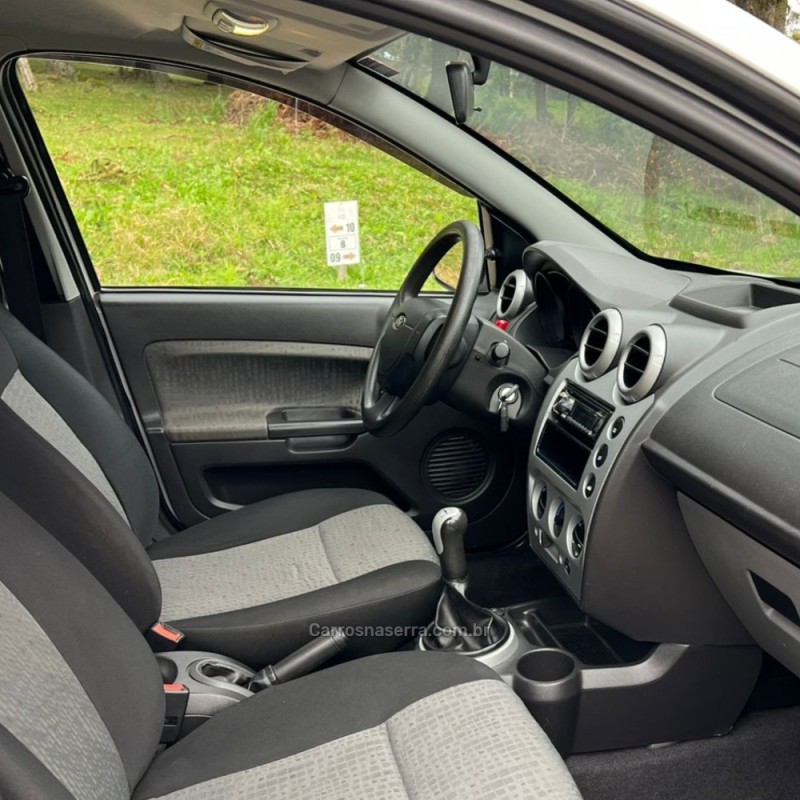 FIESTA 1.6 ROCAM SEDAN 8V FLEX 4P MANUAL - 2014 - BENTO GONçALVES
