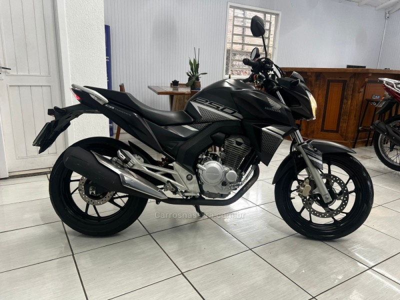 CB 250F TWISTER ABS - 2022 - CANELA
