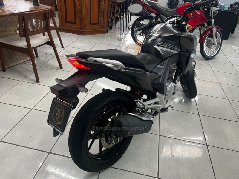 CB 250F TWISTER ABS - 2022 - CANELA