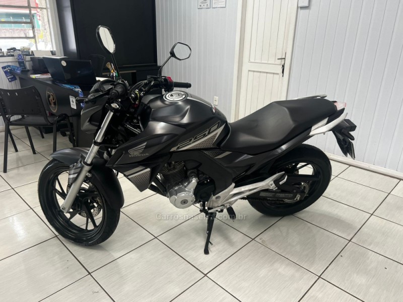 CB 250F TWISTER ABS - 2022 - CANELA
