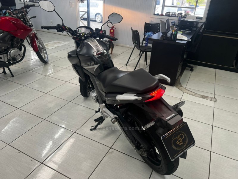 CB 250F TWISTER ABS - 2022 - CANELA