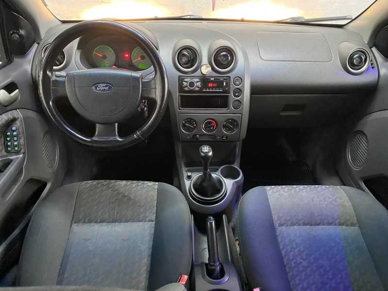 FIESTA 1.0 MPI HATCH 8V FLEX 4P MANUAL - 2003 - CAXIAS DO SUL