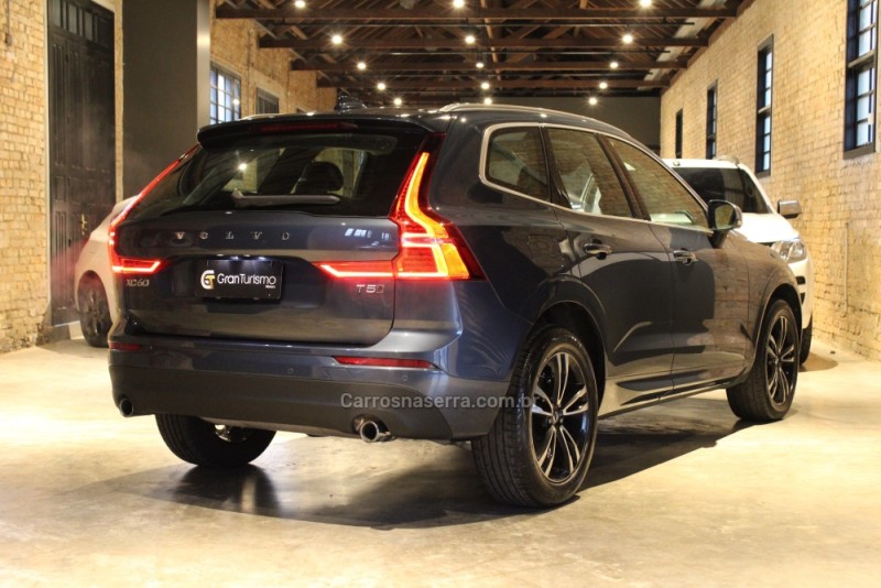 XC60 2.0 T5 MOMENTUM GASOLINA 4P AUTOMÁTICO - 2018 - CAXIAS DO SUL