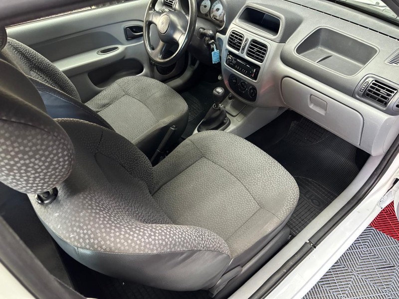 CLIO 1.0 AUTHENTIQUE 16V FLEX 2P MANUAL - 2006 - CAXIAS DO SUL