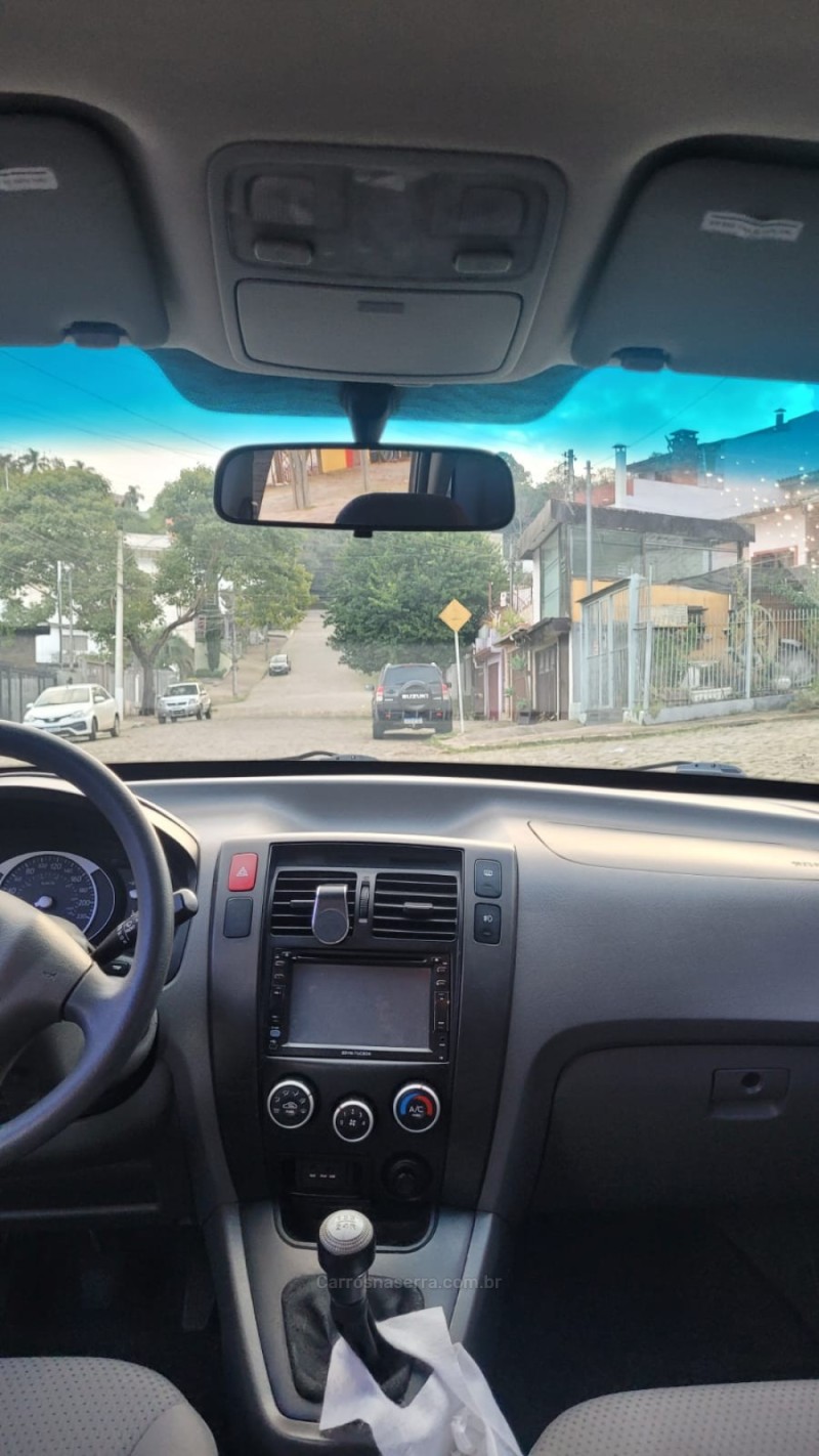 TUCSON 2.0 MPFI GL 16V 142CV 2WD GASOLINA 4P MANUAL - 2011 - CAXIAS DO SUL