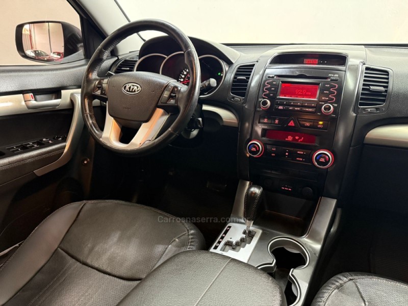 SORENTO 2.4 S.356 4X2 16V GASOLINA 4P AUTOMÁTICO - 2012 - NOVO HAMBURGO