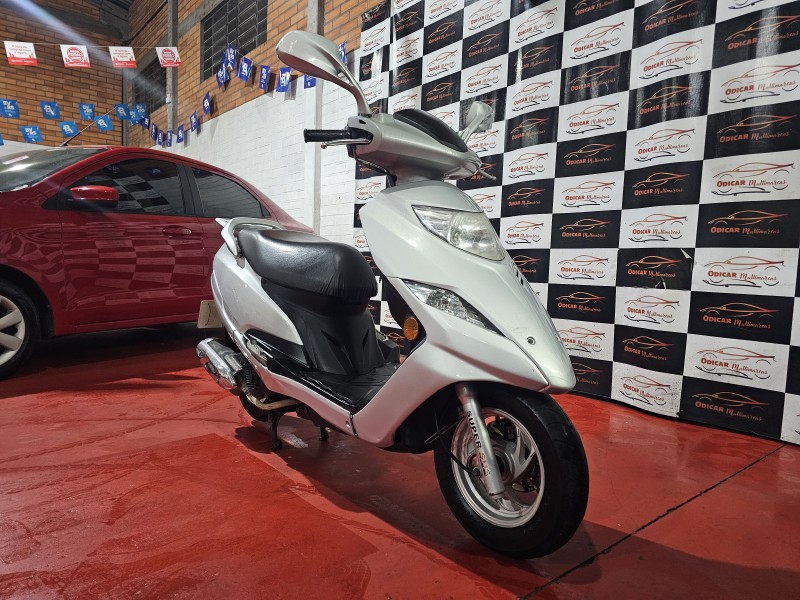 burgman 125 automatic 2013 caxias do sul