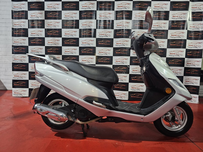 BURGMAN 125 AUTOMATIC - 2013 - CAXIAS DO SUL