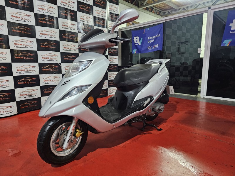 BURGMAN 125 AUTOMATIC - 2013 - CAXIAS DO SUL