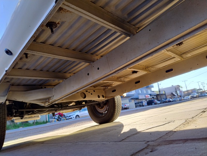 KOMBI 1.6 STD 8V GASOLINA 3P MANUAL - 1997 - VACARIA