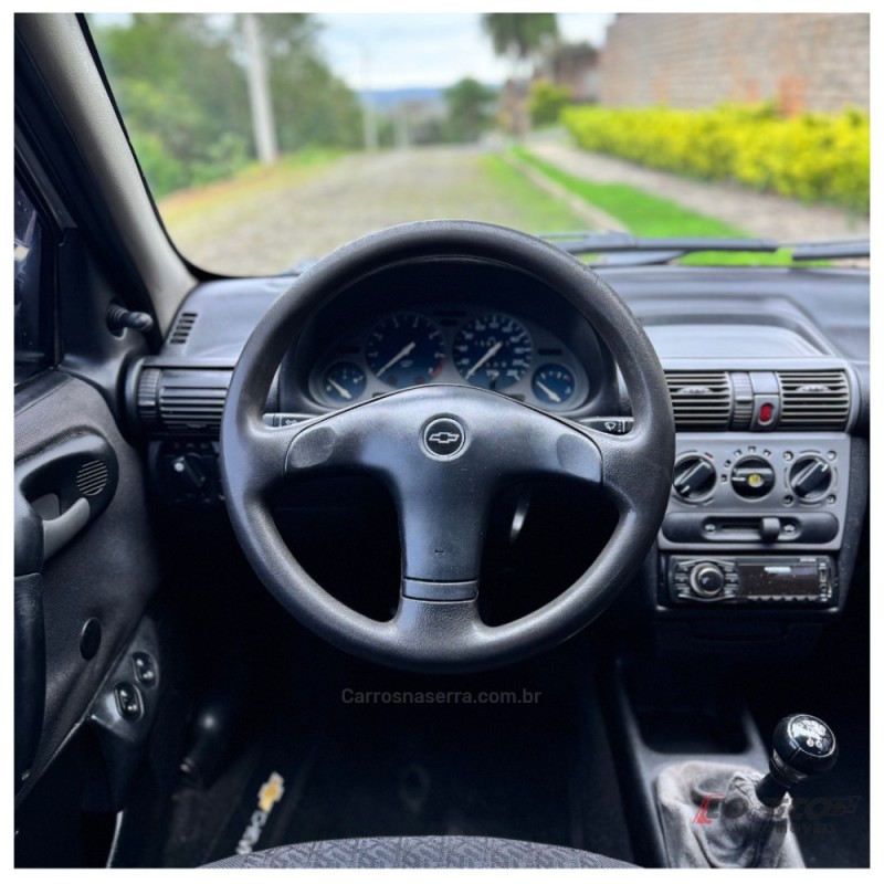 CORSA 1.0 MPFI CLASSIC 8V GASOLINA 4P MANUAL - 2003 - CAMPO BOM