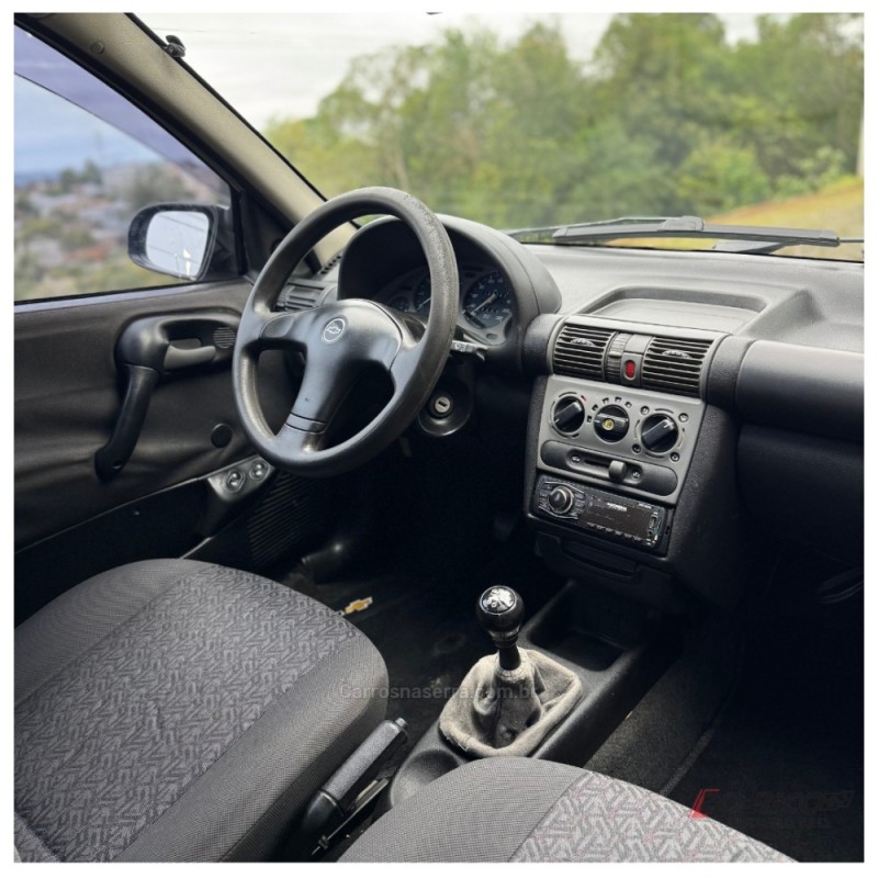CORSA 1.0 MPFI CLASSIC 8V GASOLINA 4P MANUAL - 2003 - CAMPO BOM