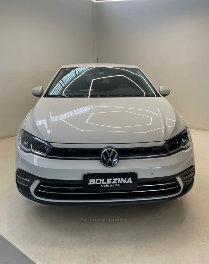 POLO 1.0	200 TSI HIGHLINE AUTOMÁTICO  - 2024 - NOVO HAMBURGO