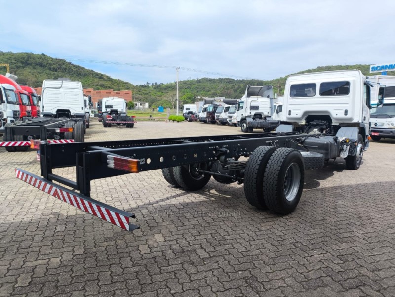 ATEGO 1719  - 2012 - GARIBALDI