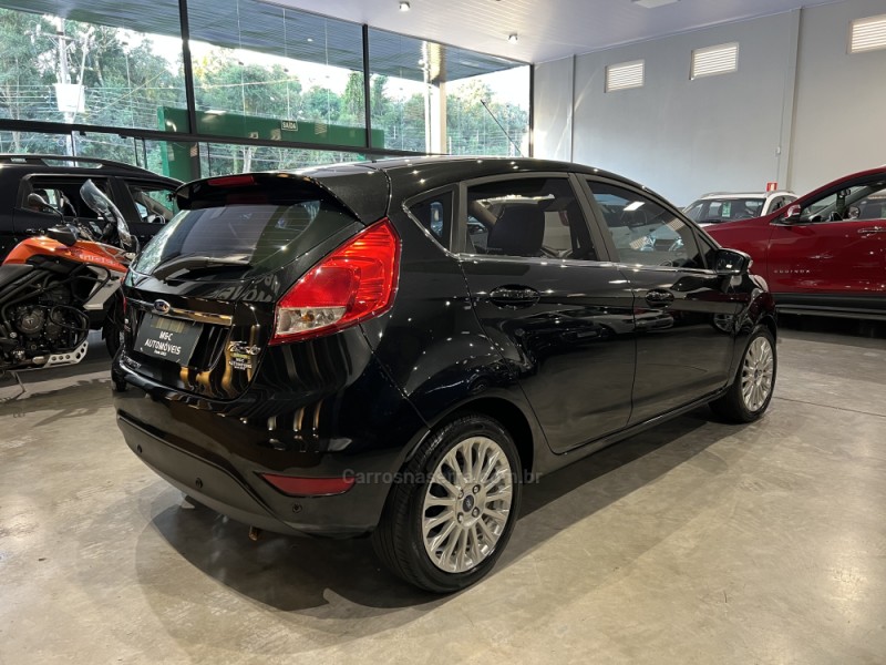 FIESTA 1.6 TITANIUM HATCH 16V FLEX 4P AUTOMÁTICO - 2016 - CAXIAS DO SUL