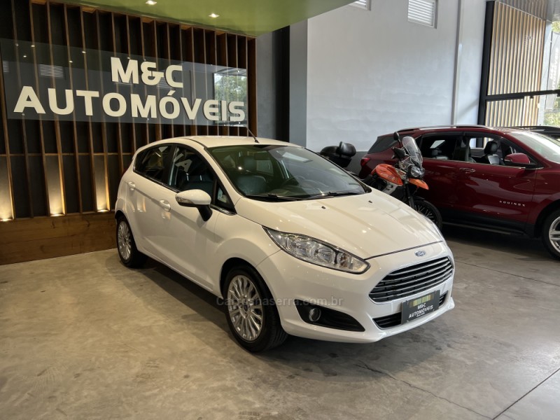FIESTA 1.6 TITANIUM HATCH 16V FLEX 4P AUTOMÁTICO - 2015 - CAXIAS DO SUL