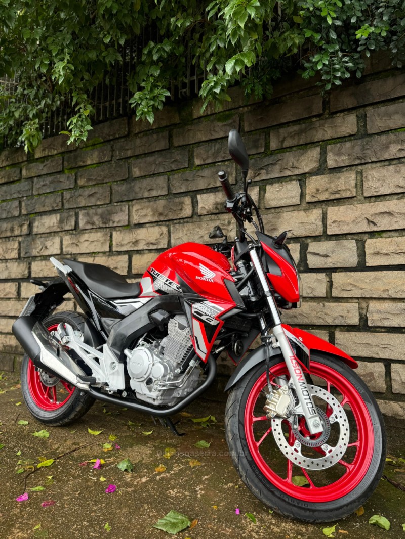CB 250F TWISTER  - 2021 - LAJEADO
